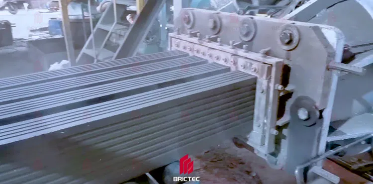 Maquinaria de fabricación de ladrillos Extrusora de vacío de doble etapa a escala media para ladrillos y baldosas de arcilla 4